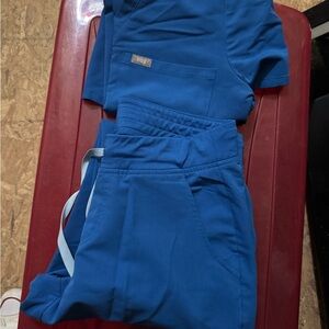FIGS Vibrant Blue Scrub Ensemble